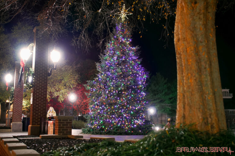 10 Cute Christmas Towns in New Jersey to Walk Around This Holiday Season