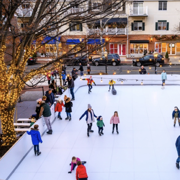 Outdoor Ice Skating Rinks to Visit This Winter 2022-23 in New Jersey
